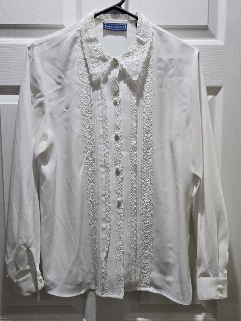 Vintage Karen Scott White Lace-Trim Blouse.
